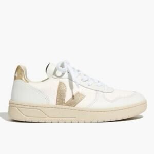 Veja Women's V-10 Leather Metallic Logo Patch Low-Top Sneakers size 39 (us 8)